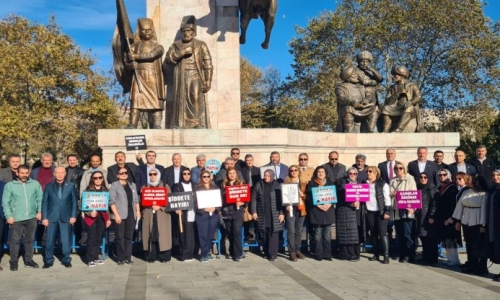 İSTANBUL, KADINA ŞİDDETE HAYIR DEDİ